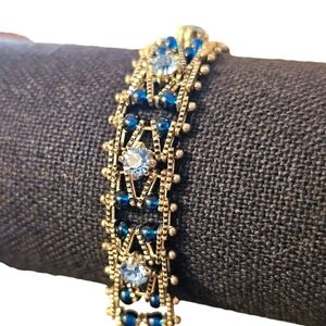 🐿 5/$25 🐿 Elegant Silver and Blue Rhinestone Bracelet
